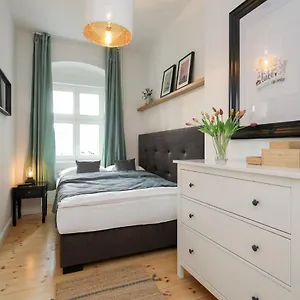 https://4-personen-altbau-apartment-nahe-kurfrstendamm.find-berlin-hotels.com