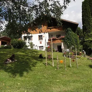 Max Und Klaudia Müller Apartment
